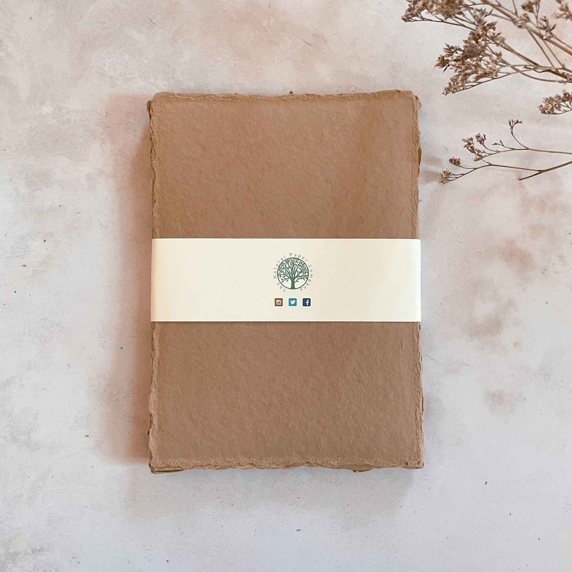 The Natural Paper Company - Vente Assortiments de papeterie/cartes - Papier fait main en argile | Lot de 5 | Papier chiffon en coton recyclé2