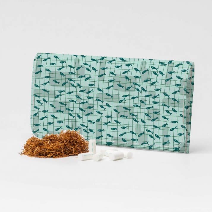 RETROFISH Tyvek® Tabacco pose for engroshandel hos I Like Paper