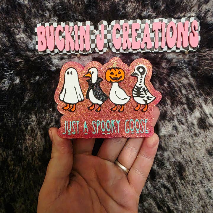 Profumatore per auto Halloween 2025 "Just A Spooky Goose" per la vendita all'ingrosso da parte di Buckin J Creations