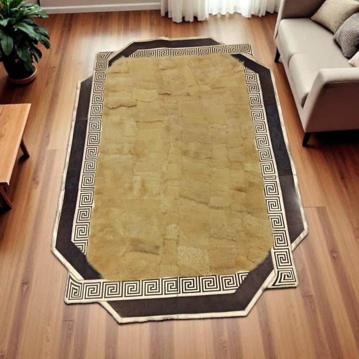Tappeto in Pelle Toscana – Tappeto Rettangolare di Lusso Fatto a Mano con Bordo Geometrico, Dimensioni Personalizzate per la vendita all'ingrosso da parte di Karelias And Sons