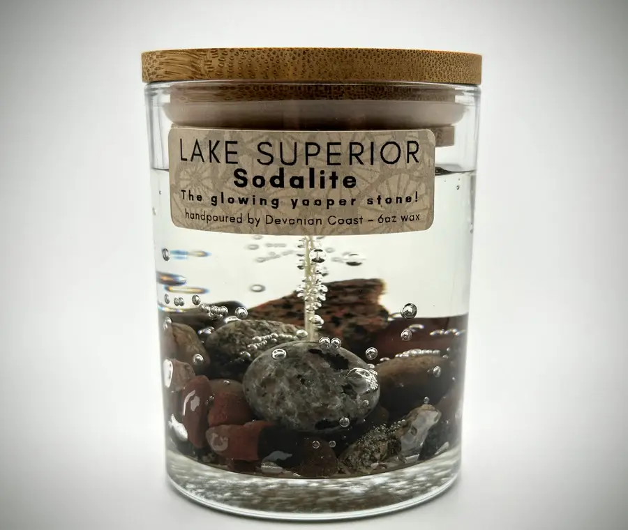 Devonian Coast - Wholesale Novelty Candle - Lake Superior "Yooperlite" Sodalite – Medium 6oz Wax3