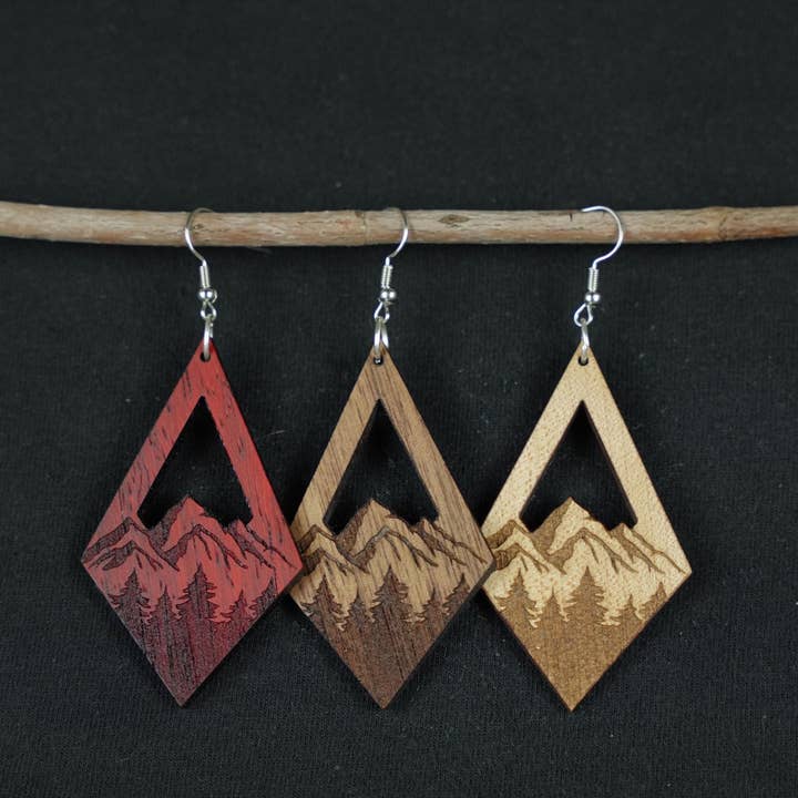 Trä Diamant Berg Skog Dinglande Örhängen för wholesale av Ash & Cedar Woodworking