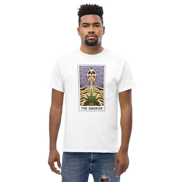 The Smoker Tarot Card T-shirt met grafische print voor wholesale door TheStashHouse
