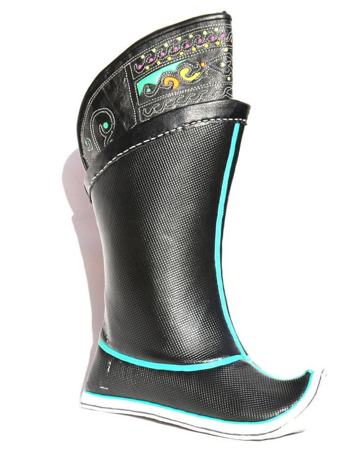 Traditionelle schwarze Stiefel des 17. Jahrhunderts für den Großhandel von Mongulai