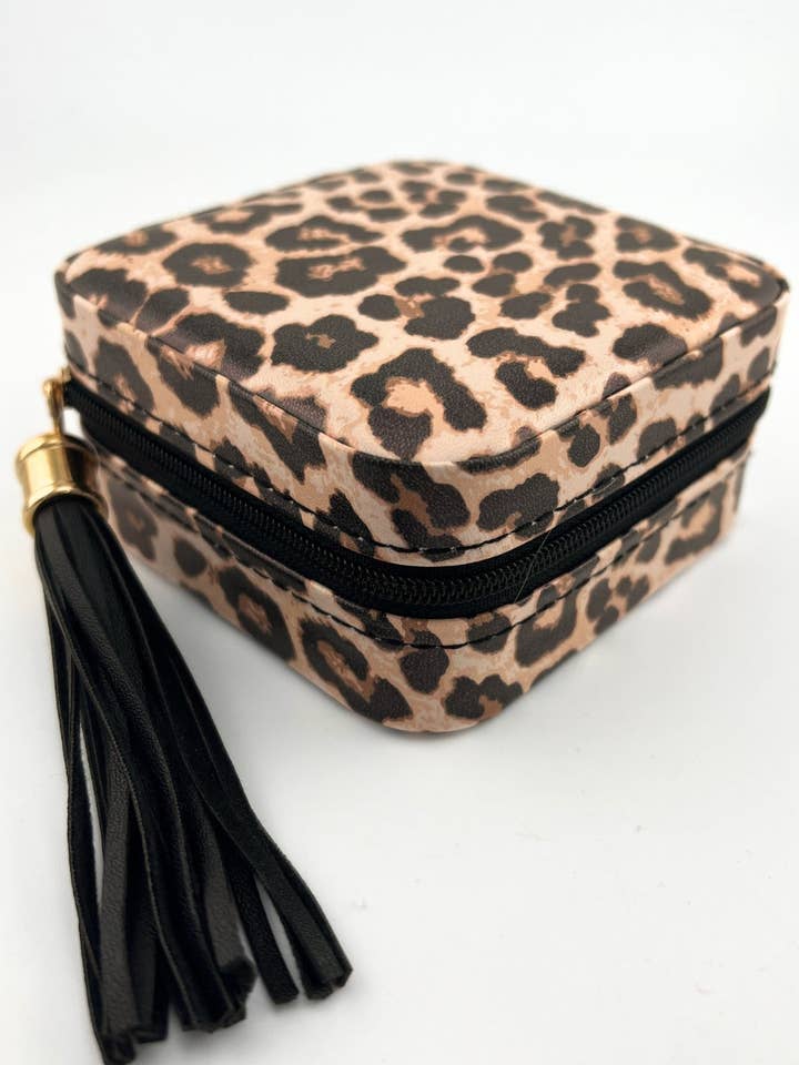 Scrigno del Tesoro - Safari Chic per la vendita all'ingrosso da parte di Jess Lea