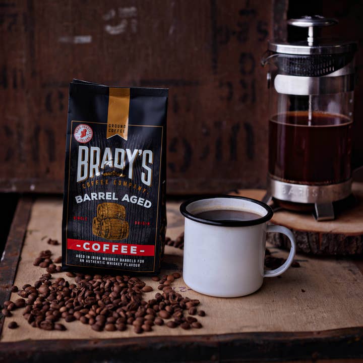 Brady's Coffee Company - Venta al por mayor Café molido - Bolsa de café molido para whisky irlandés envejecido en barril de Brady's