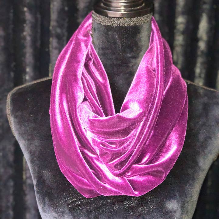Drew Sinclair – wholesale Halsduk - Dam – Infinity Scarf | Mjuk sammet plommon lila infinity kåpa halsduk lyxig mjuk och mysig vardagskläder