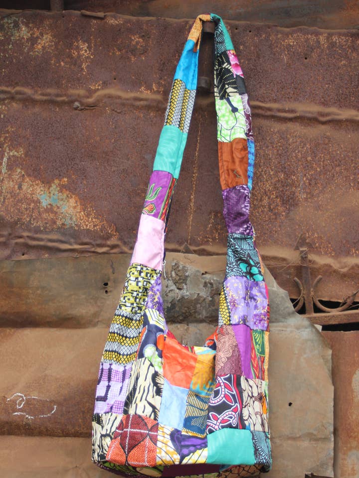 Sac à bandoulière en patchwork pour la vente par Grain of Rice Project