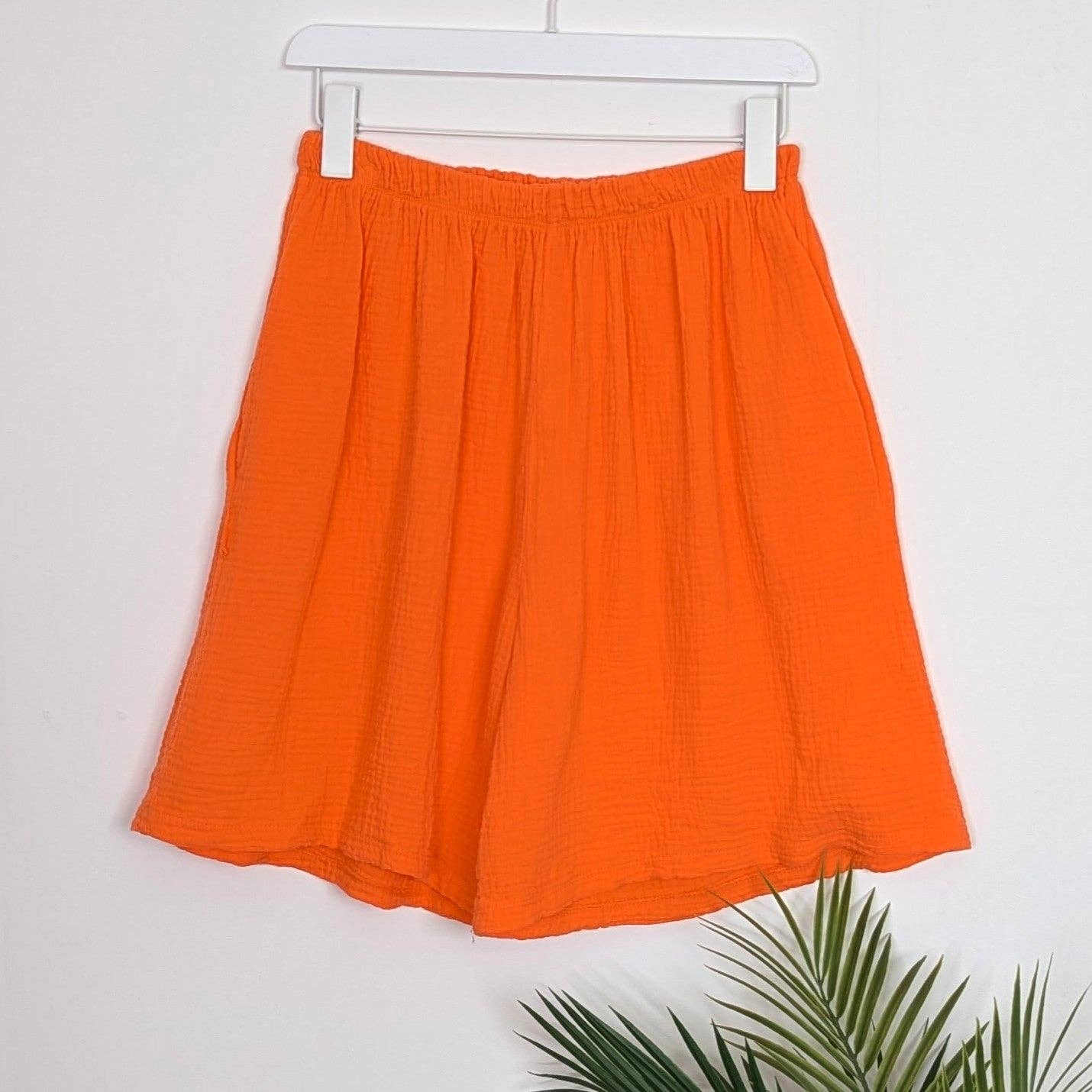 Tempest Designs - Wholesale Shorts - Women's - Roomy waffle cotton shorts with elasticated waist and pockets (M-L)2