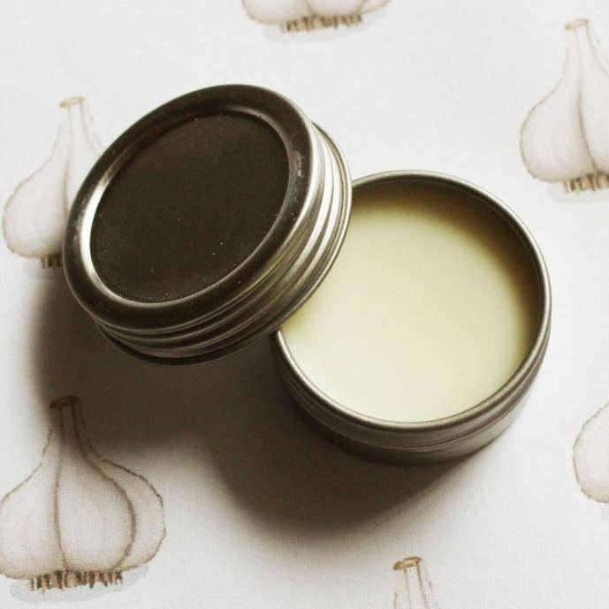 Baume à lèvres parfumé à l'ail - Baume à lèvres naturel au beurre pour la vente par Radical Works