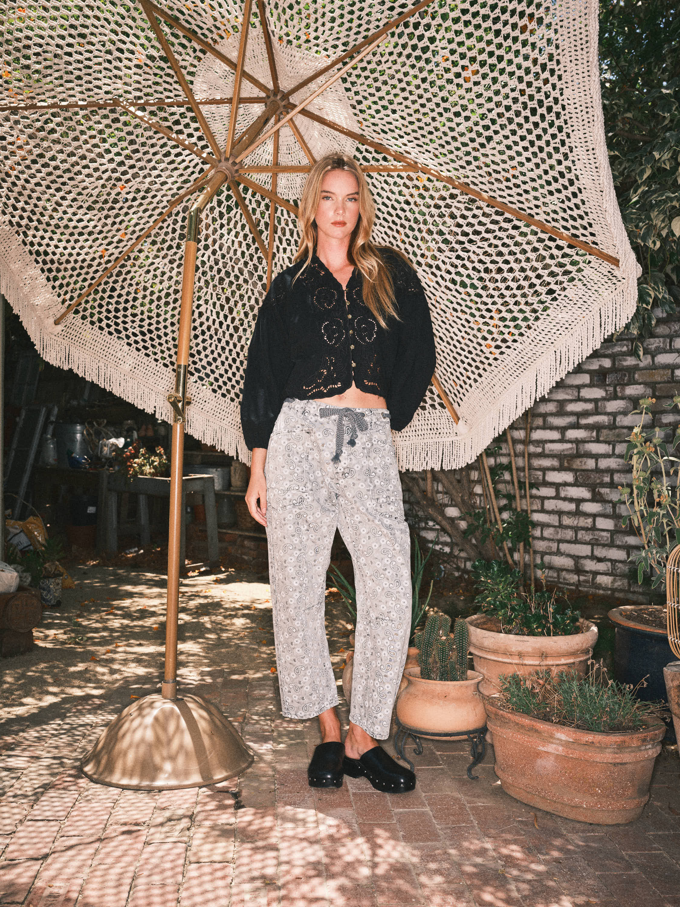 Aaron & Amber - Wholesale Blouse - Women's - MAT2892 DENIM EMBROIDERY VOLUME SLEEVE BLOUSE TOP16