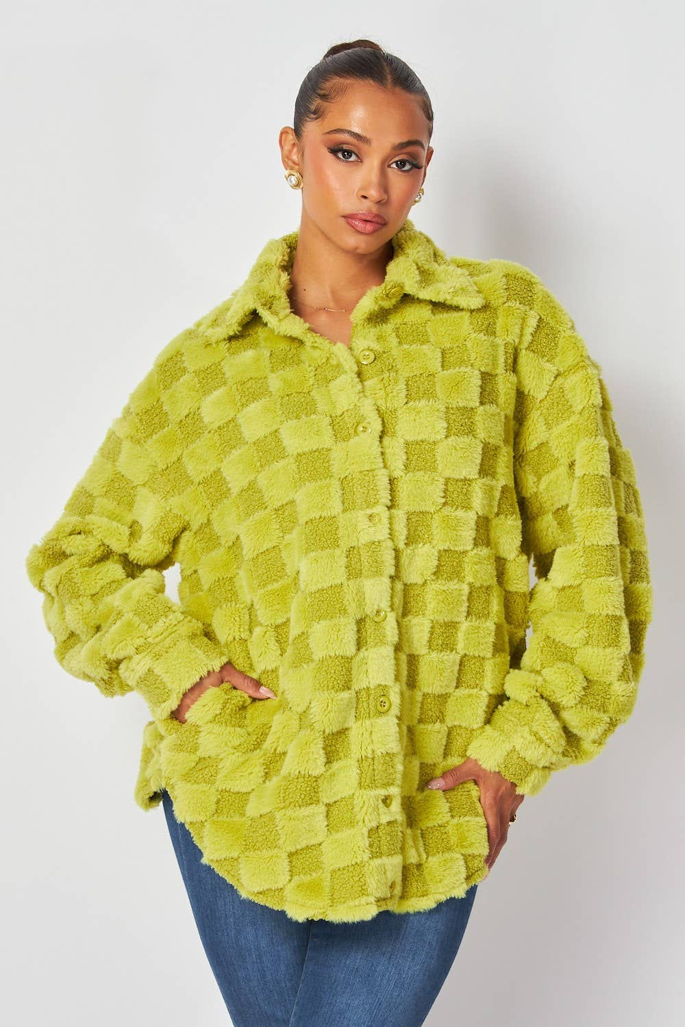 Hot & Delicious - Wholesale Shirt Jacket/Shacket - Women's - Nelly Checkered Faux Fur Fleece Shacket (HDJ32253)