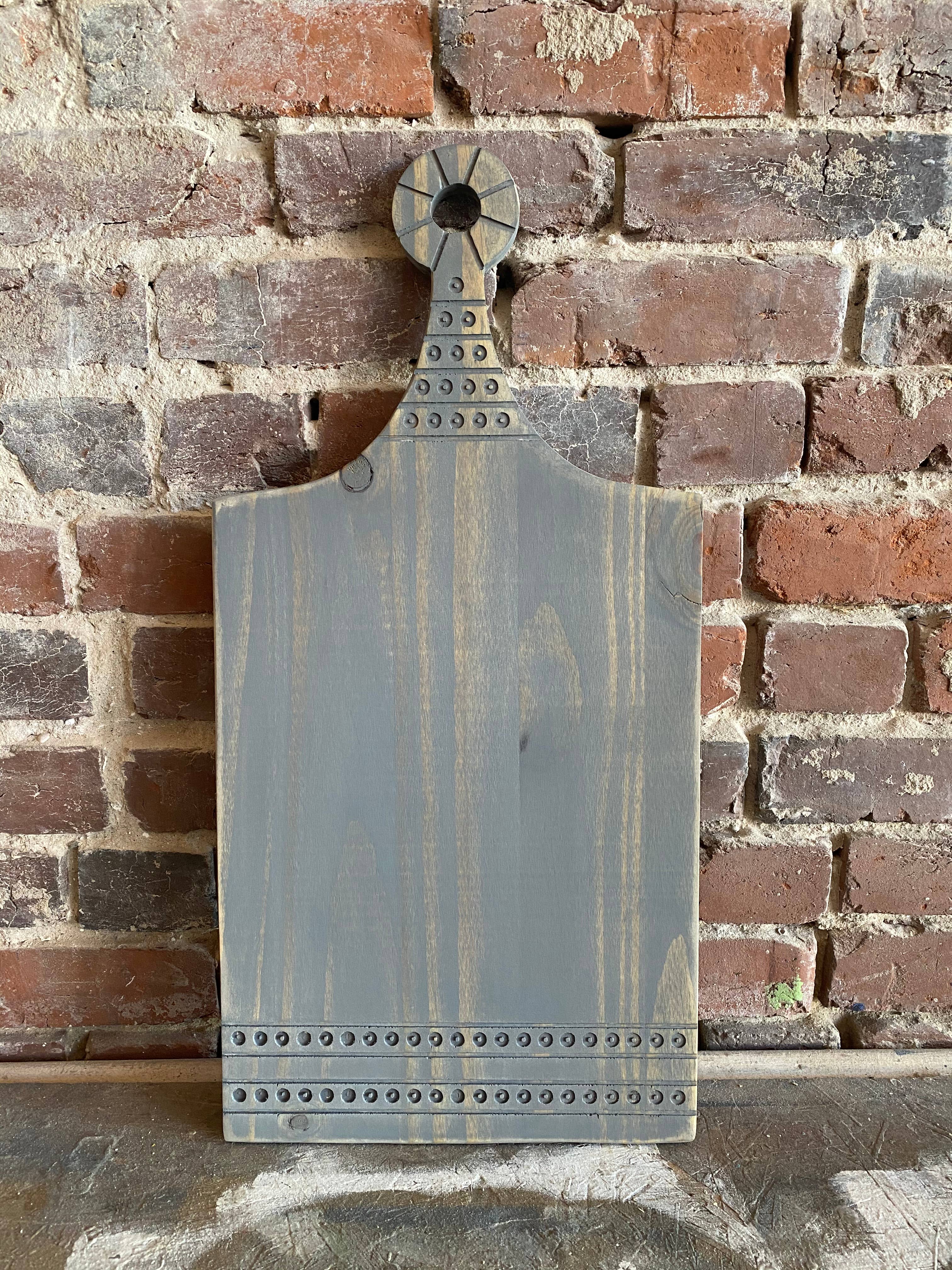 Grace Graffiti – Großhandel Käsebrett – Graviertes Brotbrett Party Dots aus Holz5