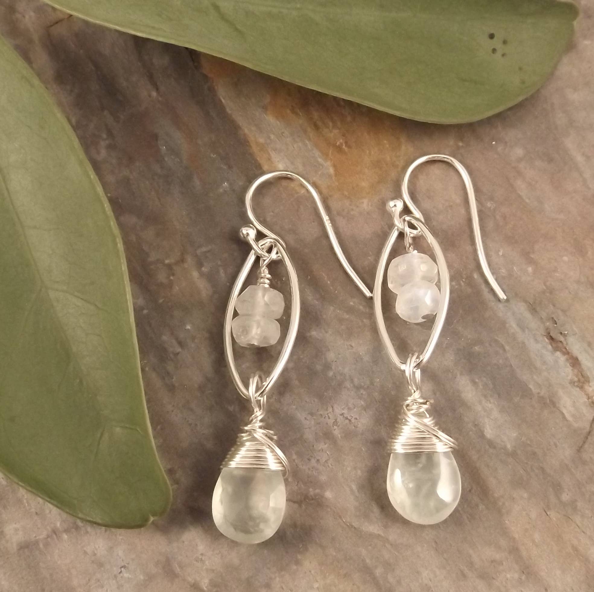 Felicity Jewelry Designs - Vente Boucles d'oreilles pendantes - Gemma - Boucles d'oreilles en or et pierres précieuses2