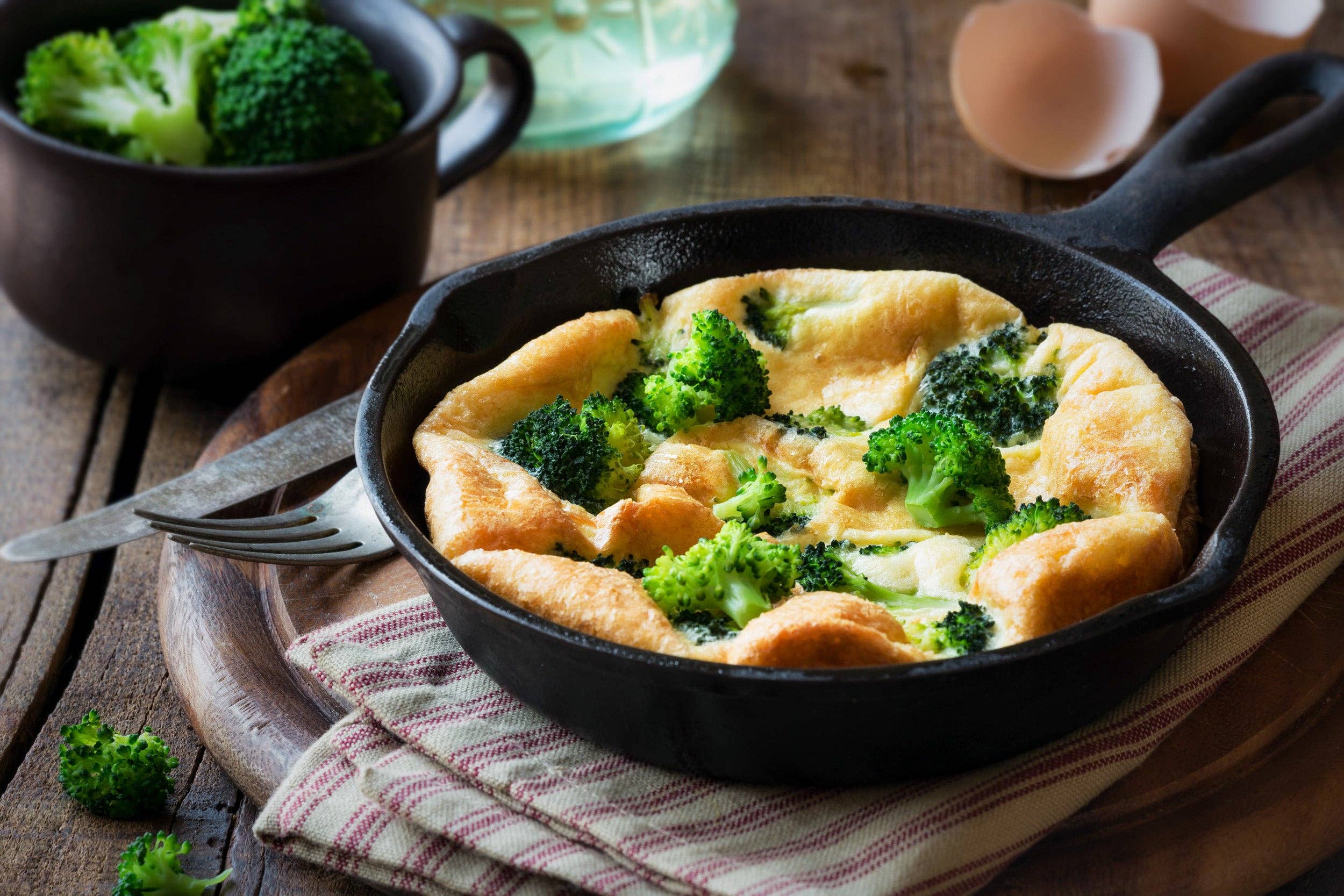 Crucible Cookware - Wholesale Cast Iron Skillet - 6"-Inch (15 cm) Cast Iron Skillet Set of 2 + Potholders7