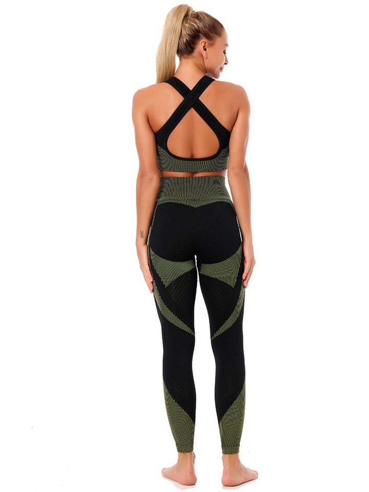 La Belle Fantastique – Engroshandel Activewear-sæt – til kvinder – La Belle Fantastique Aura | Ensfarvet polstret hule vest høj talje stretch slim yoga sport todelte sæt2