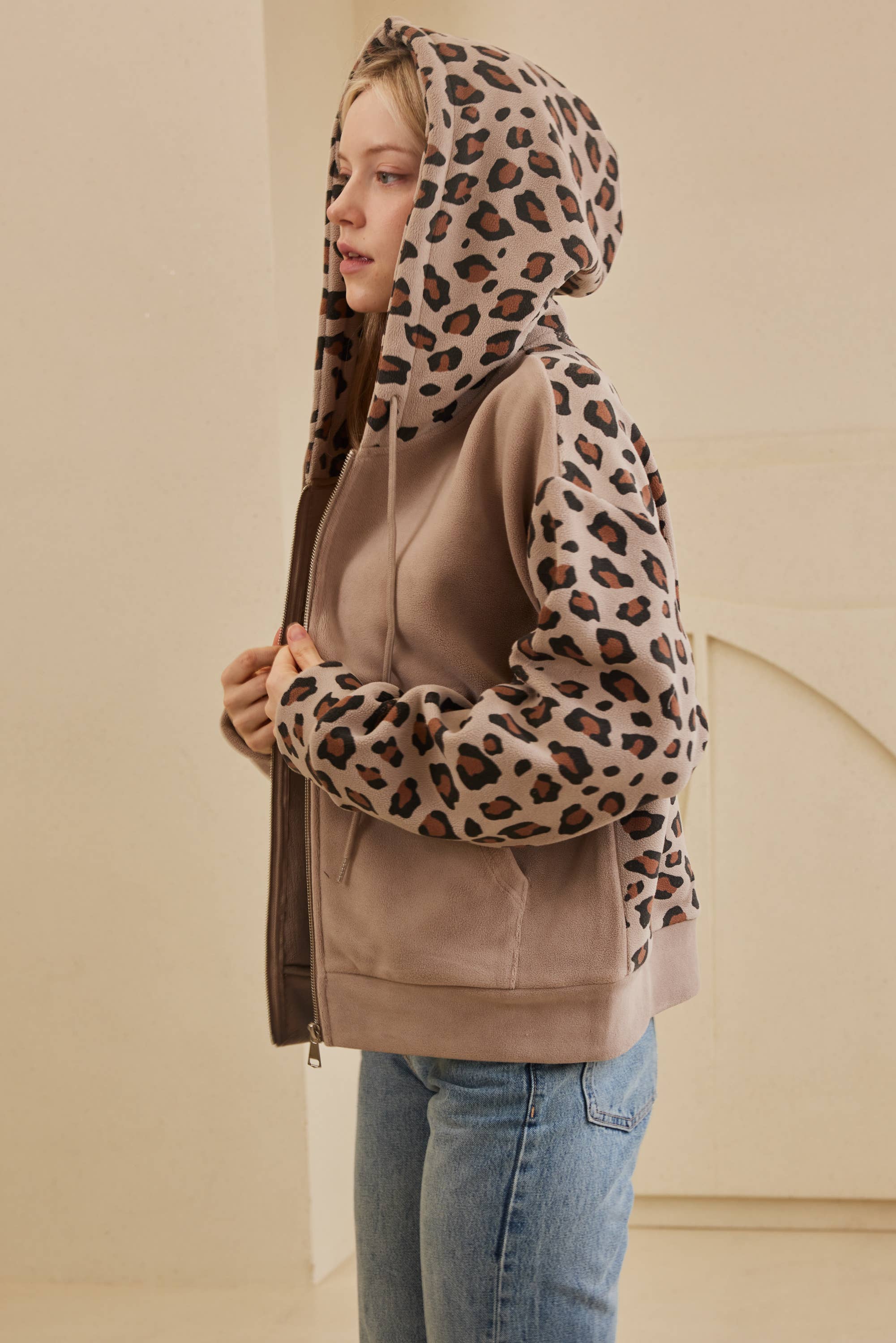 Mello. - Wholesale Hoodie - Women's - Zip Up hooded Sweatshirt with Leopard Print11