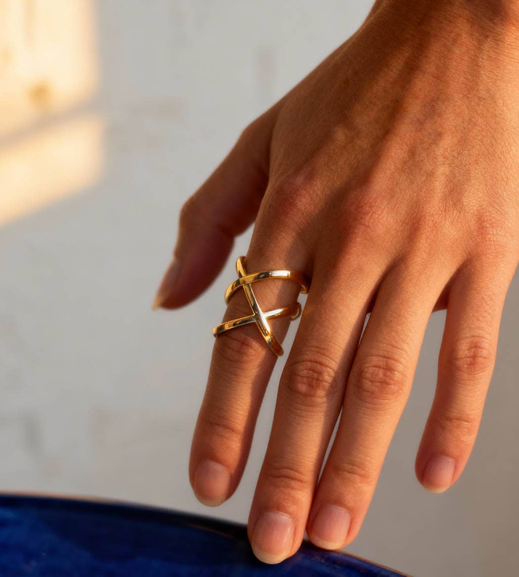 Caprice Paris – wholesale Band/stacked ring – Asteri Gold Crossed Ring | Handmade Jewelry in France3