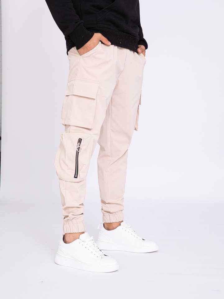 Cargo Zip Triple Pocket Jogger Byxor - Beige för wholesale av AARHON