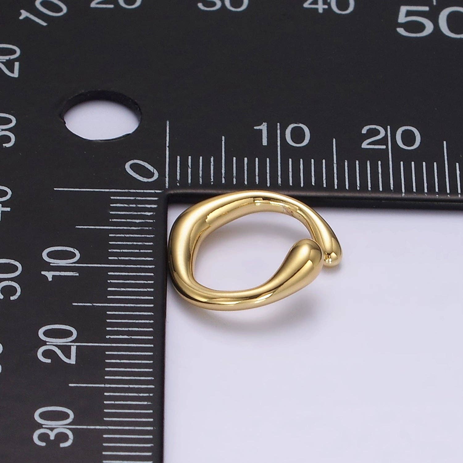 Aim Eternal - Vendita all'ingrosso Orecchini ear cuff/ear wrap - Orecchino ear cuff geometrico minimalista a banda fusa in ottone placcato oro 14K | AI1522