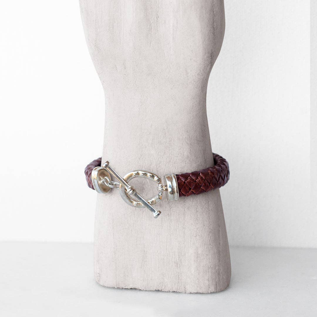 URBAN-EQUESTRIAN – Engroshandel Armbånd med vedhæng – Aristo - Armbånd i sterlingsølv med brun læder og hestesko3