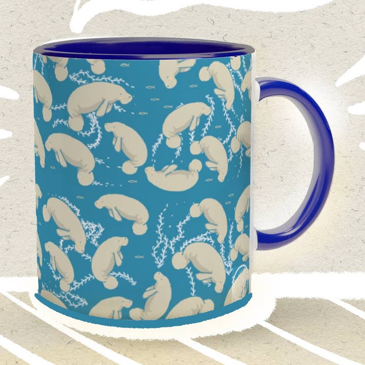 Tasse en céramique motif lamantin avec anse et intérieur bleus 325 ml pour la vente par Tostoini