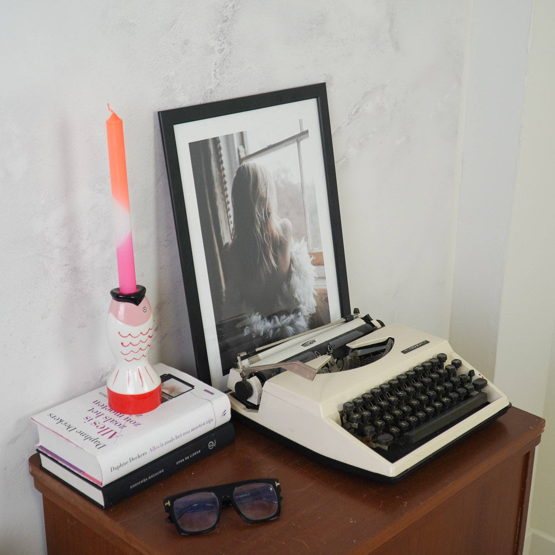 Housevitamin bv - Wholesale Candle Holder - Candle holder - Fish  - Red/White/Pink - 7x7x16,5cm2