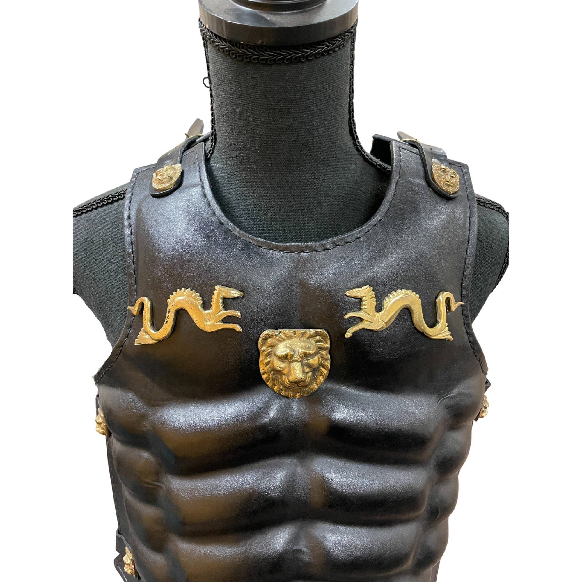 India Overseas Trading Corporation – Engroshandel Udklædning – Børn – Middelalderligt læder brystpanser i sort imiteret læder med messingdetaljer, børnestørrelse1