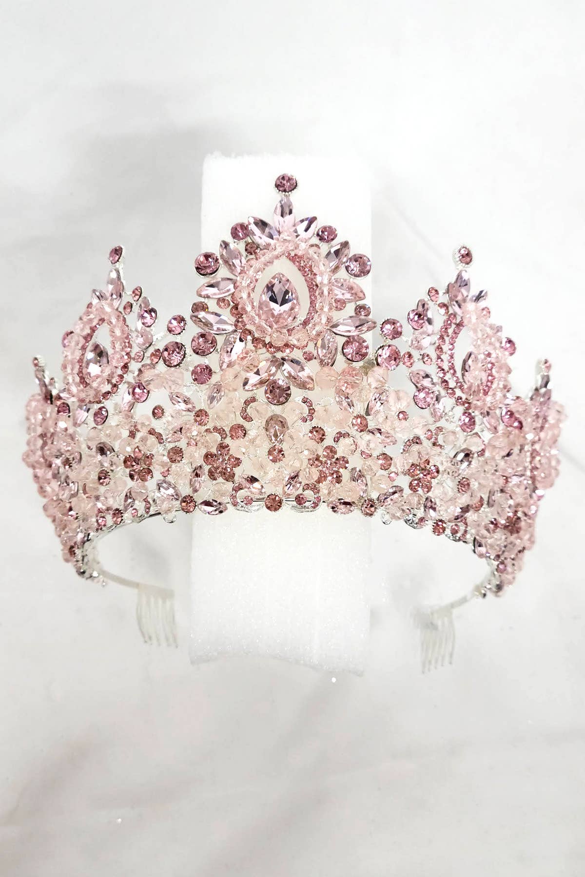 Chicas - Wholesale Tiara - Women's - Metal tiara with crystal balls and jewel rhinestones HT96220