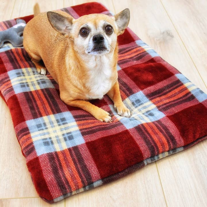Dog blanket Kaminkaro for wholesale by pinkabell e.U.