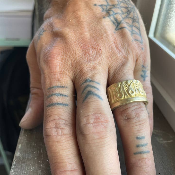 Laurel Leaf Band pour la vente par Brooklyn Smithy