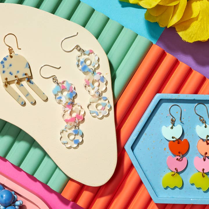 The Lost & Found - Wholesale Dangle Earrings - Retro Daisy Drops "Primary"8