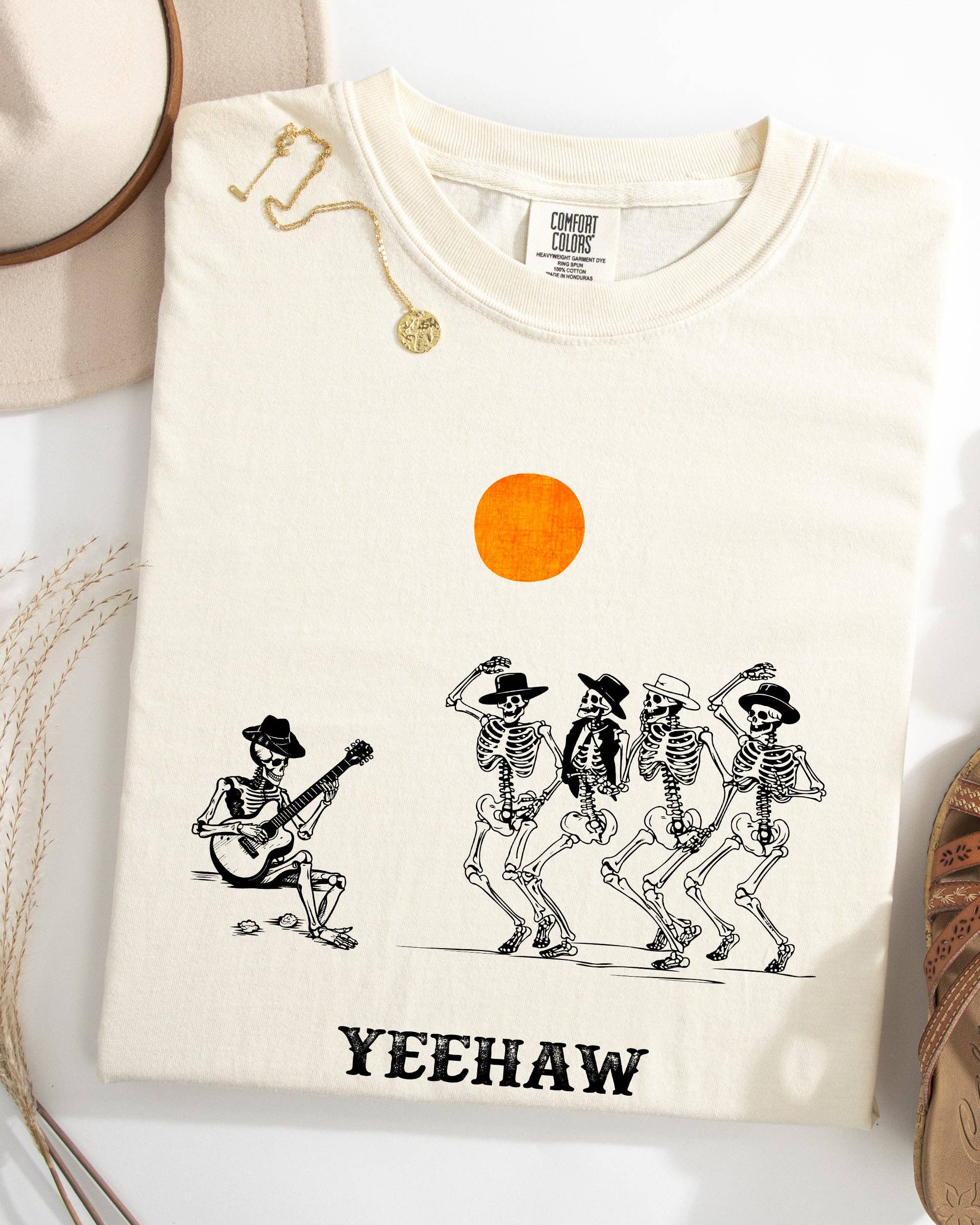 Refinery Number One LLC – Engroshandel Grafisk t-shirt - Dame – Yeehaw, dansende skeletter, Halloween, western, cowboys skjorte5