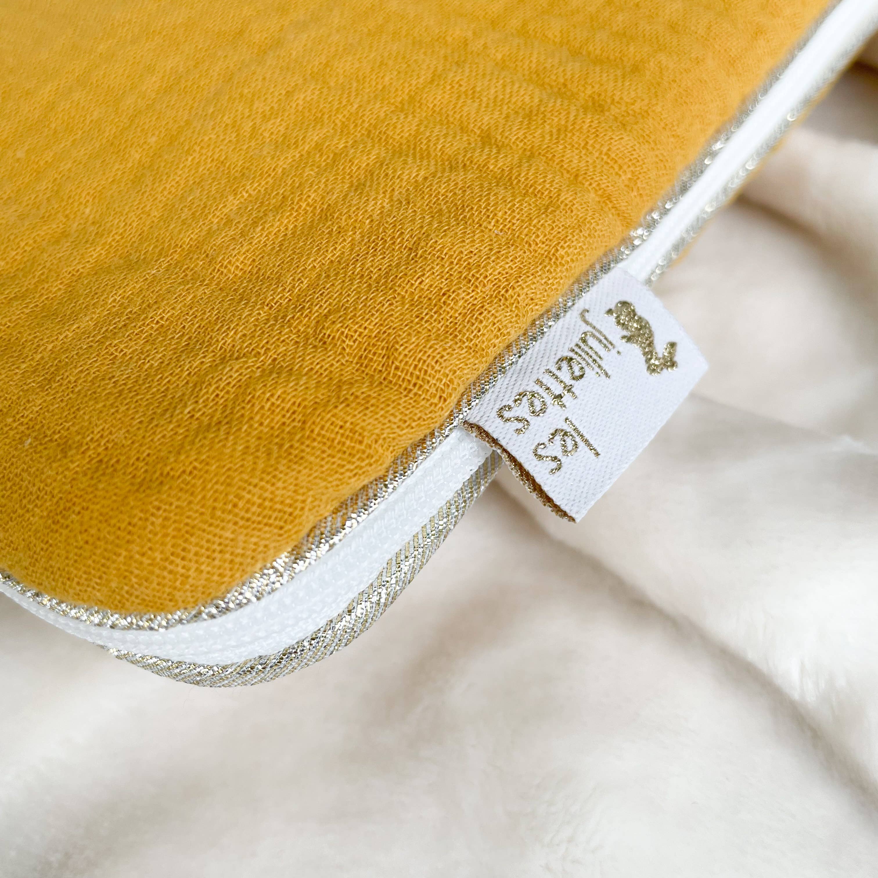 Les Juliettes Paris – wholesale Dagbok - Mamma – Les Juliettes Paris Hälsojournalfodral i dubbelskiktad gasväv, honungsfärgat1