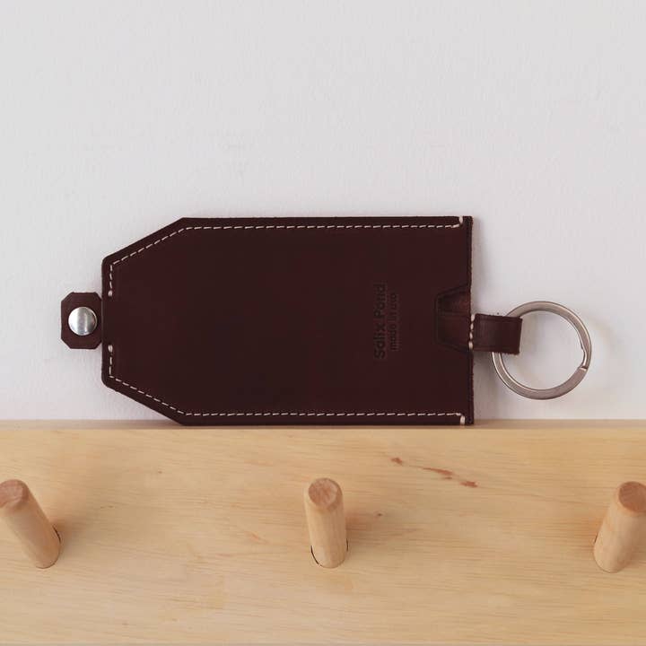 Capot à clé pour la vente par SALIX POND LLC