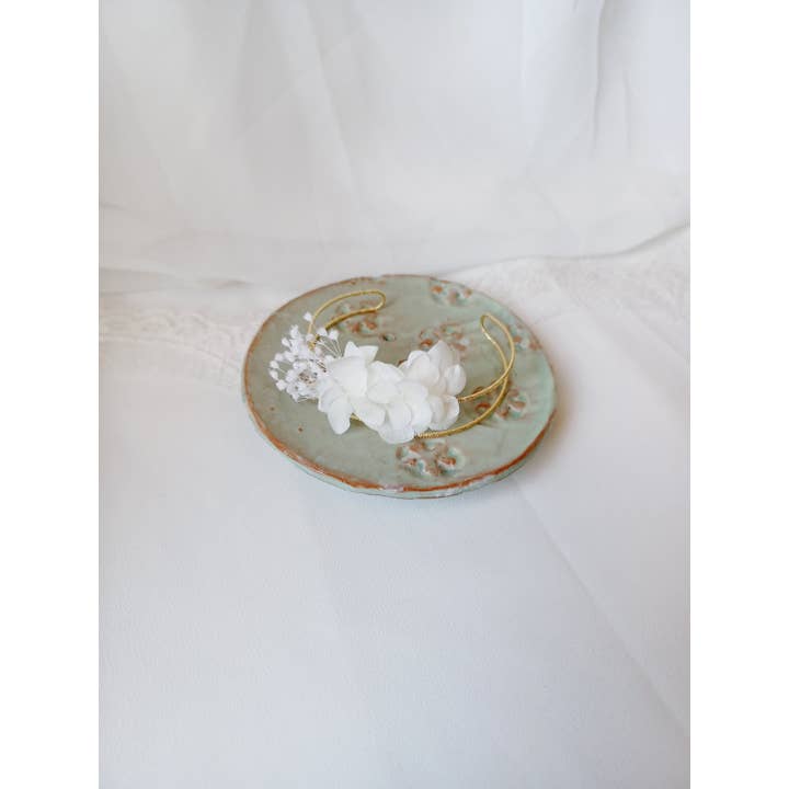 L'atelier du 6 - Wholesale Charm/Dangle Bracelet - Ania- White Flower Wedding Bracelet- Double Cuff4