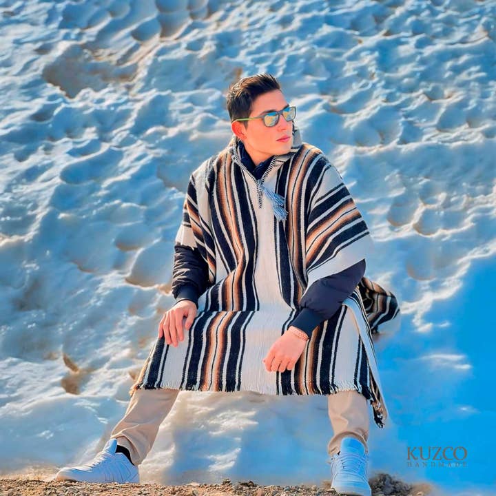 KuzcoHandmade - Wholesale Poncho - Unisex - Unisex Hooded Alpaca Poncho with Tribal Design for Travel3