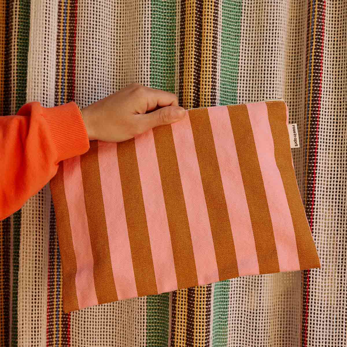 LILI FLAT POUCH STRIPES CARAMEL / STRAWBERRY for wholesale on Faire2