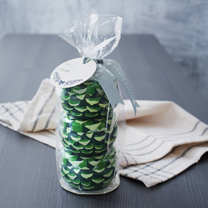 Soap & Paper Factory - Vente Bougies de voyage - Coffret cadeau de Noël Roland Pine Small Tin Trio