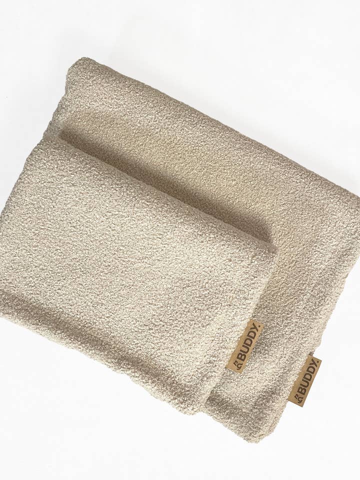 BUDDY. Coperta per cani Teddy "LeFluff" realizzata con materiali riciclati per la vendita all'ingrosso da parte di BUDDY.