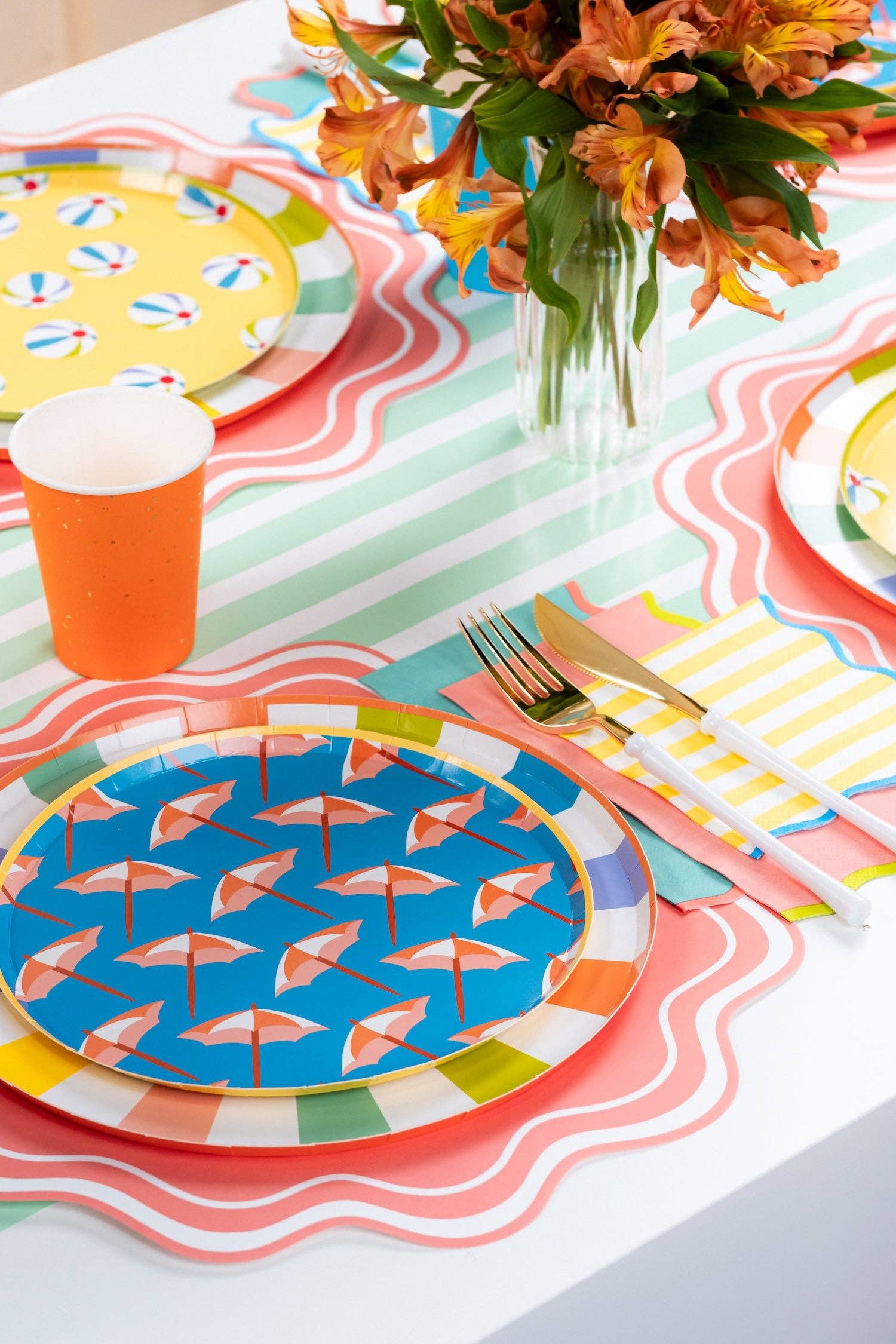 Gatherings by Curated Paperie - Wholesale Dinner Plate - SUM25-DNP2- Summer Fun Dinner Plates2