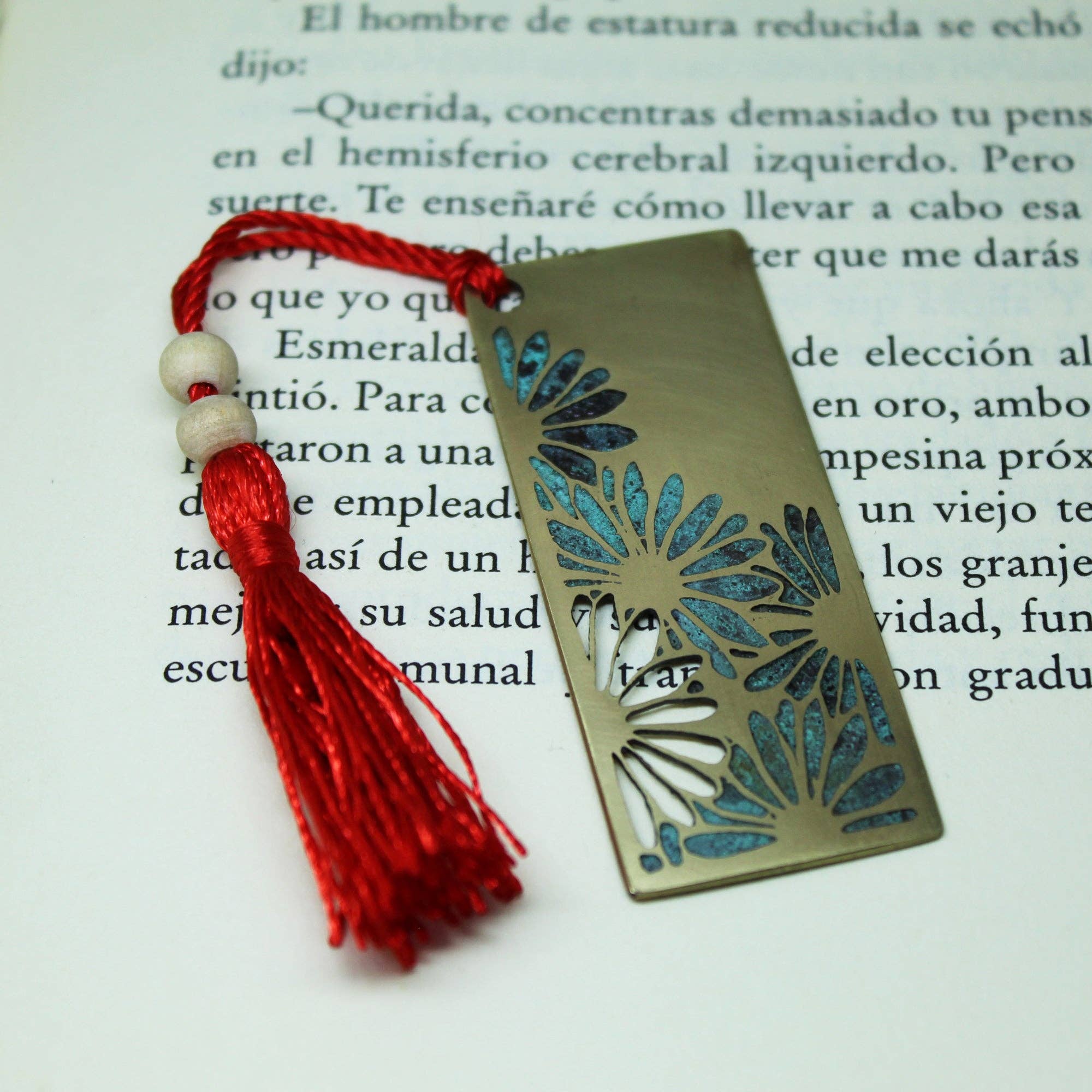 Plataica - Wholesale Bookmark - Brass bookmark with engraved daisies6