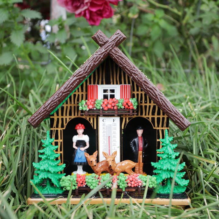 Tribal Trade GmbH - Wholesale Decorative Figurine - Wetterhaus thermometer Schwarzwald 04 grass roof with deer5