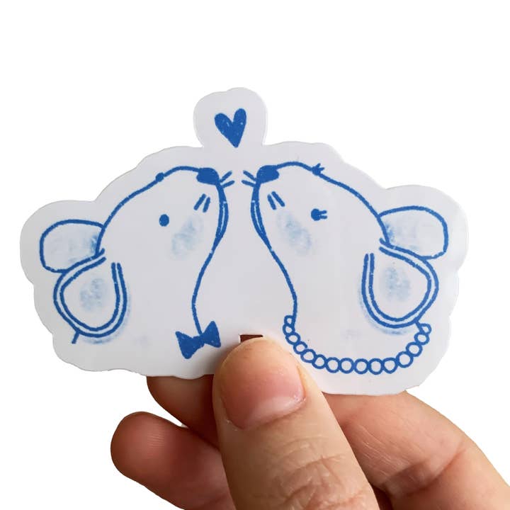 Touching Whiskers - Wasserdichter Aufkleber - Frankie Blue für den Großhandel von Frankie Blue