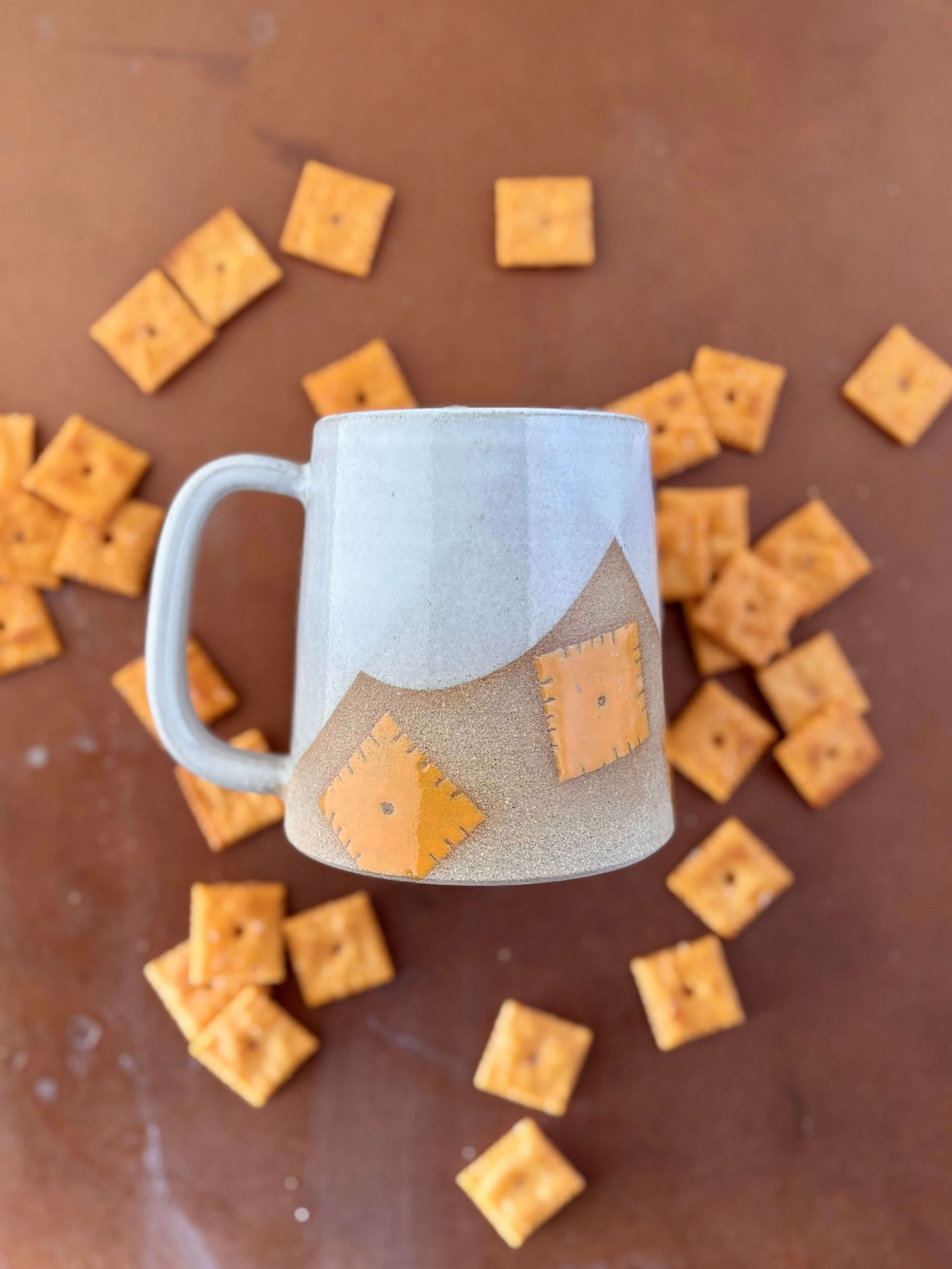 ROB Ceramics – wholesale Kaffekoppar – Cheez It Mugg Handgjord Keramik2