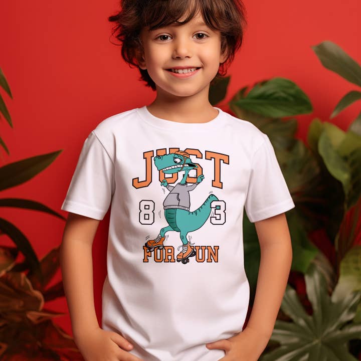 Kid T-Shirt Just For Fun Dino pour la vente par Emogifts