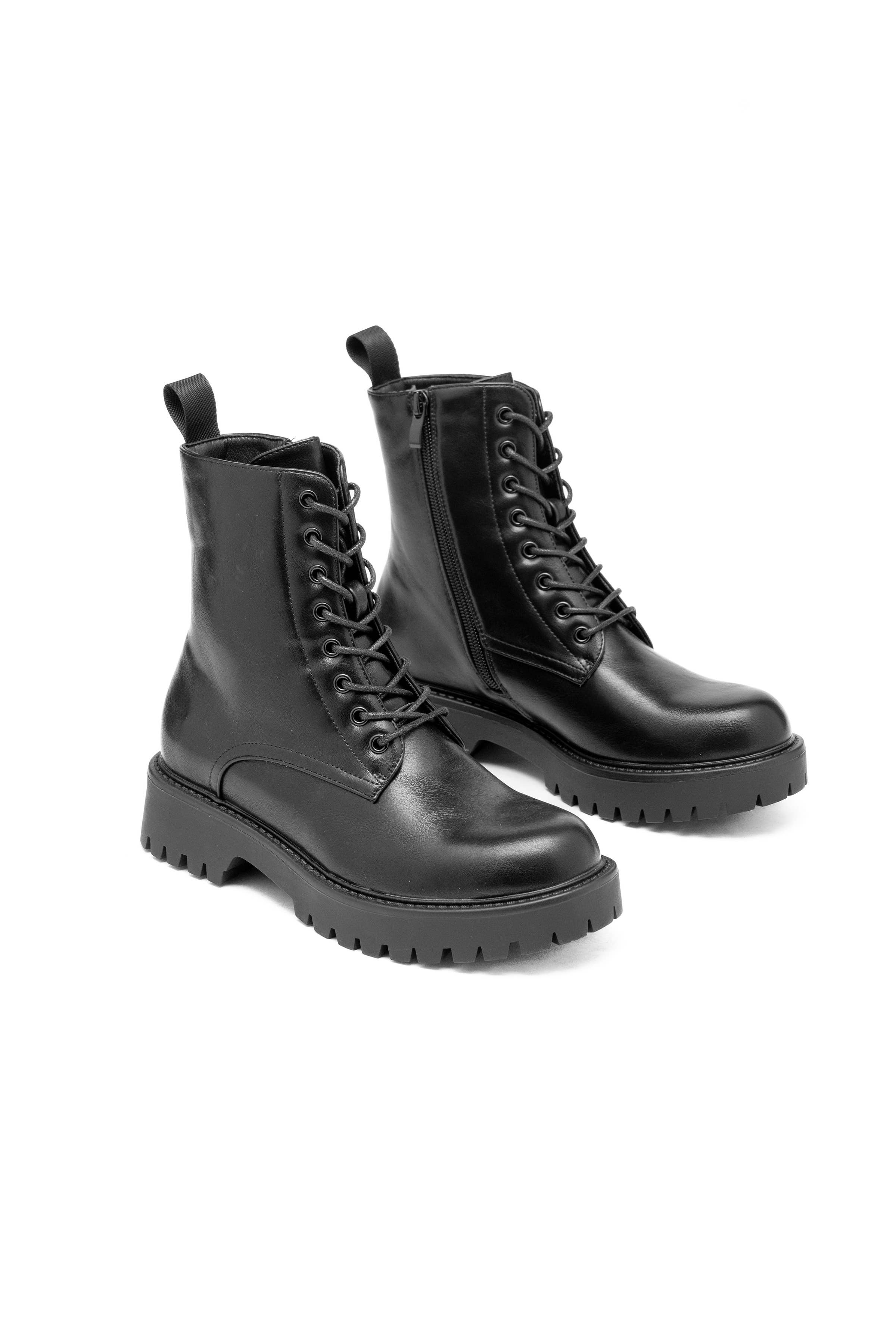 C'M PARIS - Wholesale Combat/Military Boots - Women's - Lace-Up Combat Boot with Lug Sole 92661