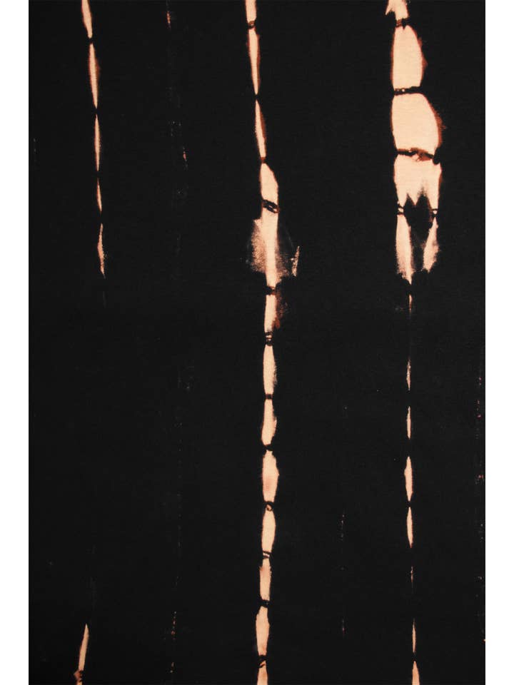 Lyne C. - Venta al por mayor Camiseta - Mujer - Camiseta negra con diseño beige batik5