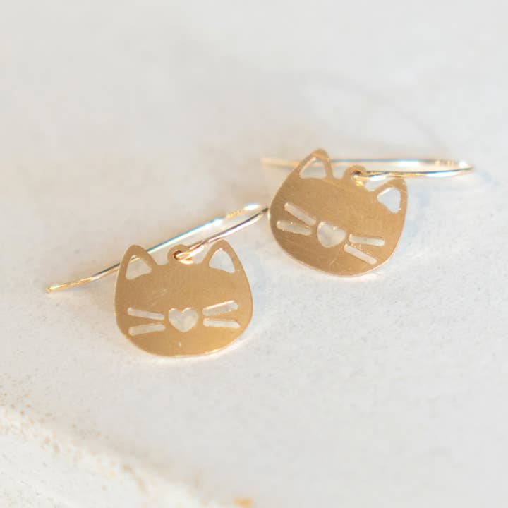 Orecchini a forma di gatto | Argento sterling o oro riempito 14k per la vendita all'ingrosso da parte di Blossom and Shine