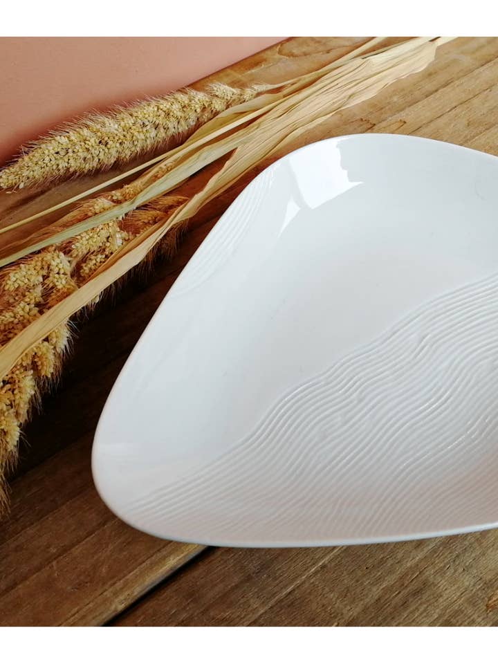 Engraved white Néo cup for wholesale by SUBTILE HOME